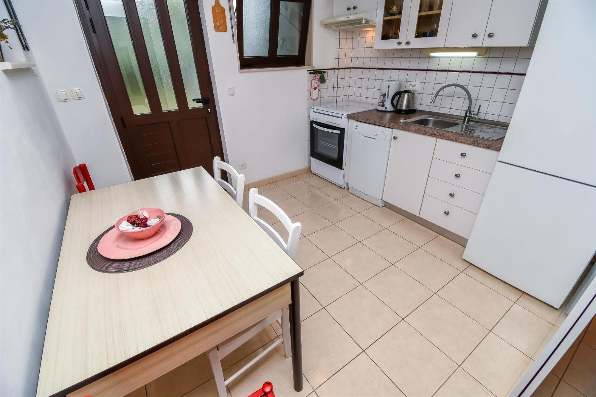 Apartment Ribica สลาทิเน ภายนอก รูปภาพ